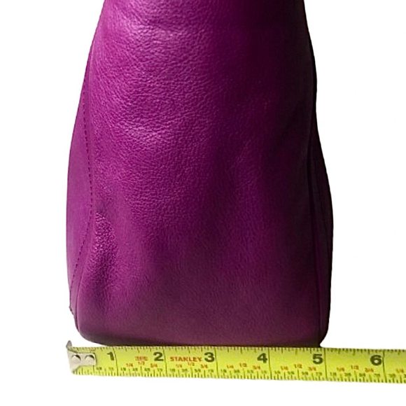 SALVATORE FERRAGAMO GANCINI Magenta Leather Betulla Shoulder Bag w/ Side Pockets - Picture 9 of 17